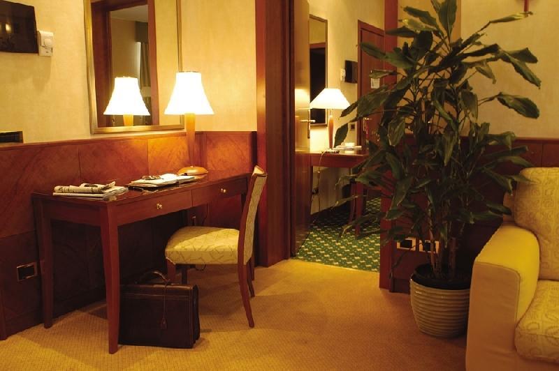 Hotel Ascot Milánó Kültér fotó